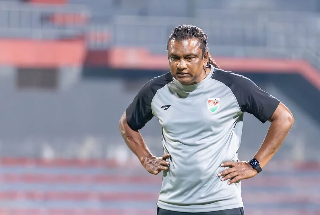 ޤައުމީ ޓީމުގެ ކުރީގެ ކޯޗު އަލީ ސުޒެއިން...