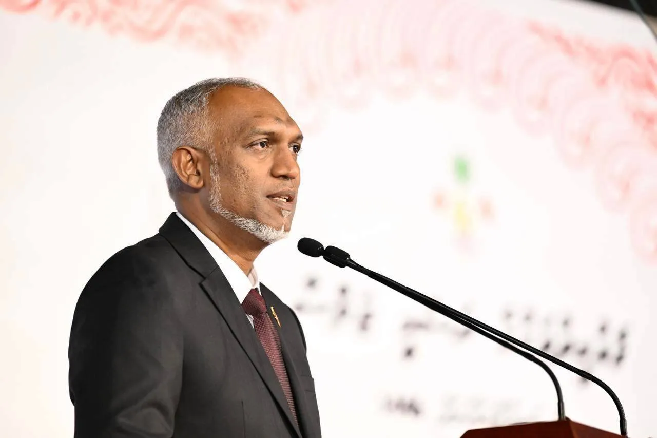 ގައުމީ ދުވަހުގެ ޖަލްސާގައި ރައީސުލްޖުމްހޫރިއްޔާ ޑރ މުހައްމަދު މުޢިއްޒު ވާހަކަ ދައްކަވަނީ: ފޮަޓޯ/ ރައީސް އޮފީސް