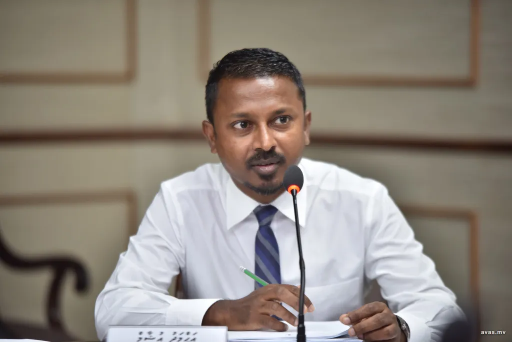 ބްރިޖްފަދަ ބޮޑެތި ޕްރޮޖެކްޓްތައް ހިންގޭނީ މުއިއްޒު ފަދަ ގާބިލް ބޭފުޅަކަށް: އުޝާމް