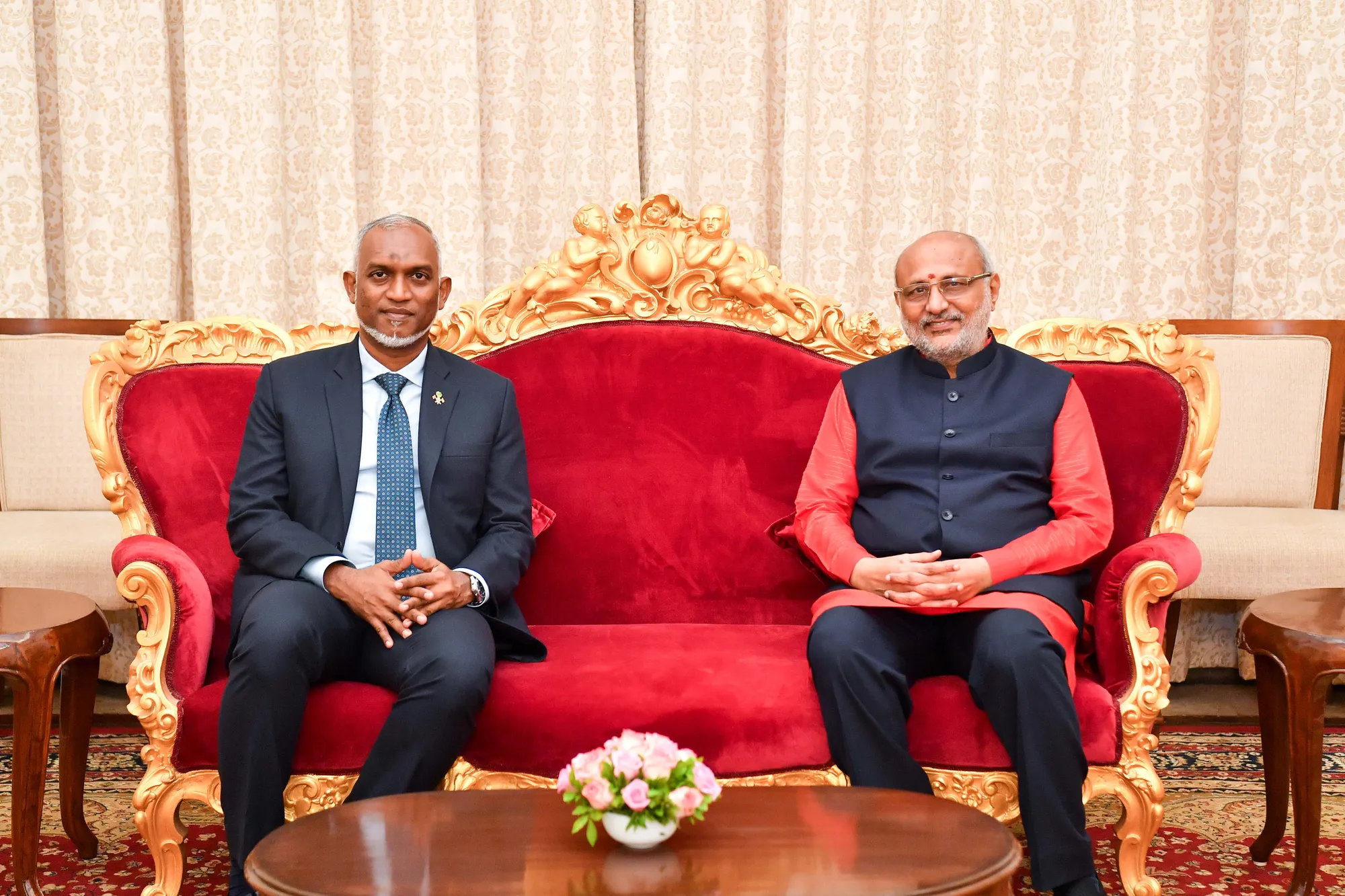 ރައީސް ޑރ.މުޢިއްޒު އަދި މަހަރާޝްތްރާ ގެ ގަވަނަރު-- ފޮޓޯ: ރައީސް އޮފީސް