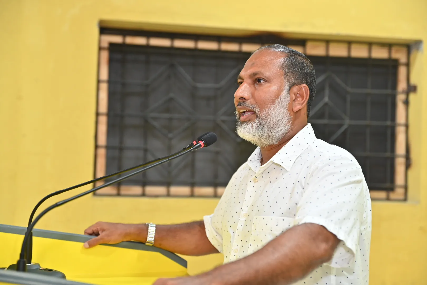 ތަންކޮޅެއް އޯވާ ކޮންފިޑެންޑް ވެވުނީ؛ މިހާރު އެނގިއްޖެ ސީރިއަސްވާން ޖެހިއްޖެކަން: ޢިމްރާން