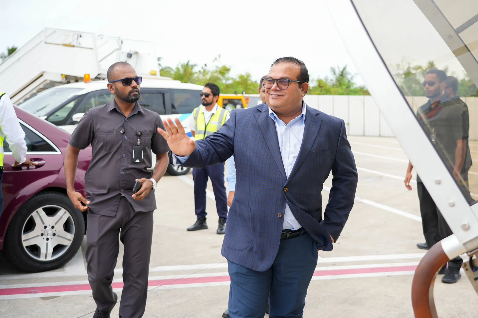 ރަސްމީ ދަތުރު ފުޅެއްގައި އަސްލަމް ޔުގަންޑާއަށް ފުރާވަޑައިގެންފި