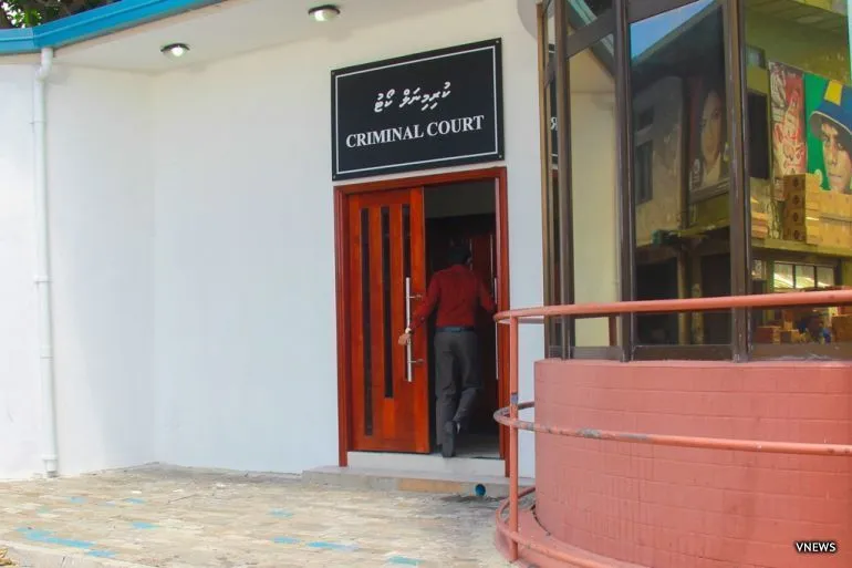 ބިދޭސީއެއް ރަހީނުކުރި މައްސަލައެއްގައި ބިދޭސީއަކު ބަންދުގައި ބެެހެއްޓުމަށް ހުކުމްކޮށްފި