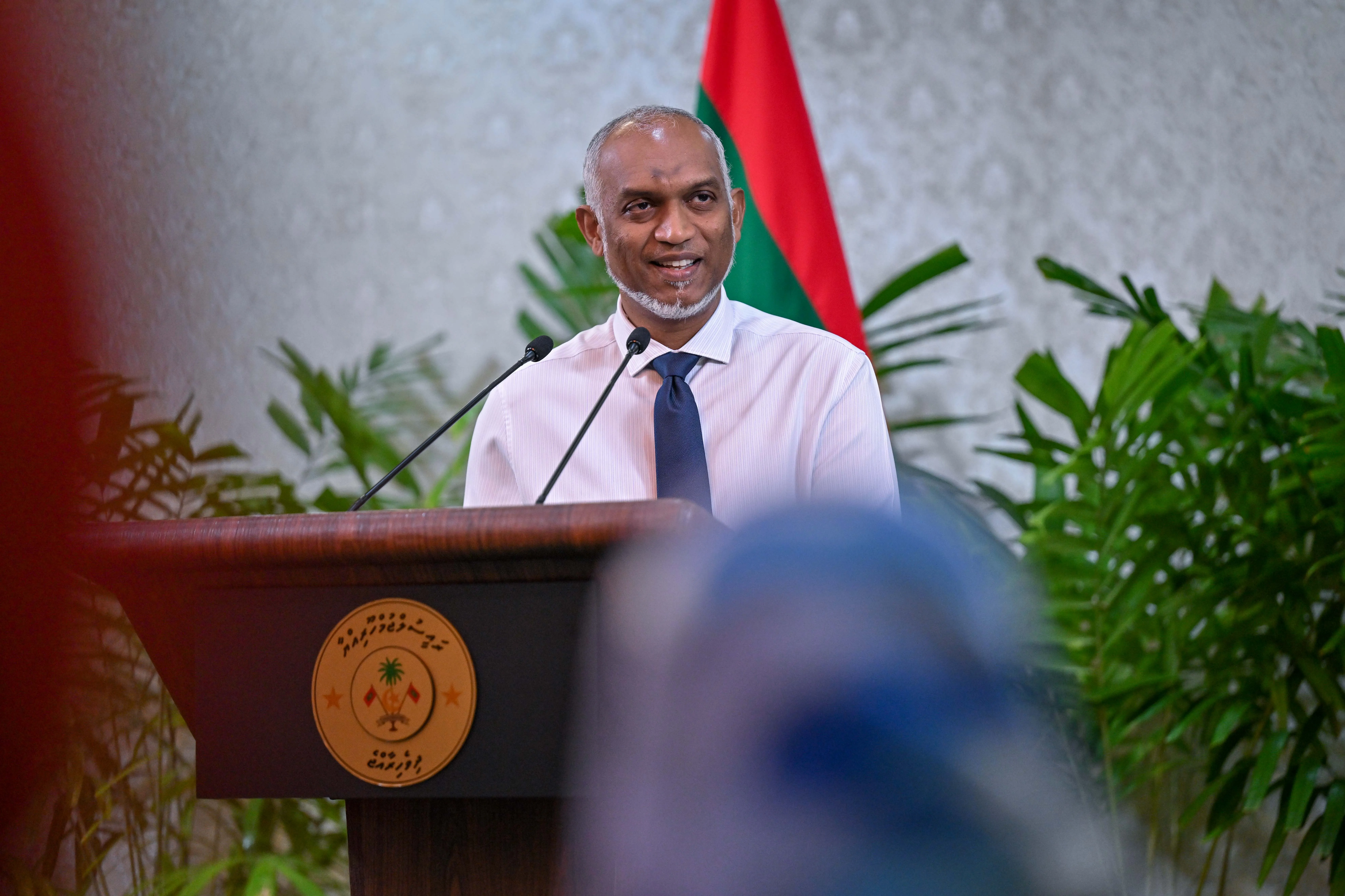 ވަޒީފާތަކުން މީހުން ވަކިކުރަމުން ދަނީ، ވަޢުދާއި ޚިލާފަށް ނޫންކަމުގައި ރައީސް ވިދާޅުވެއްޖެ