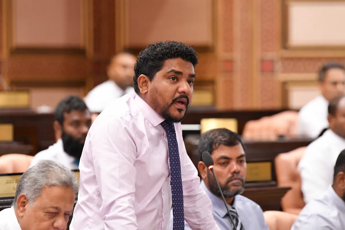 ކެންދޫ ދާއިރާގެ މެންބަރު މައުރޫފް ޒާކިރު: ފޮޓޯ/ މަޖިލިސް