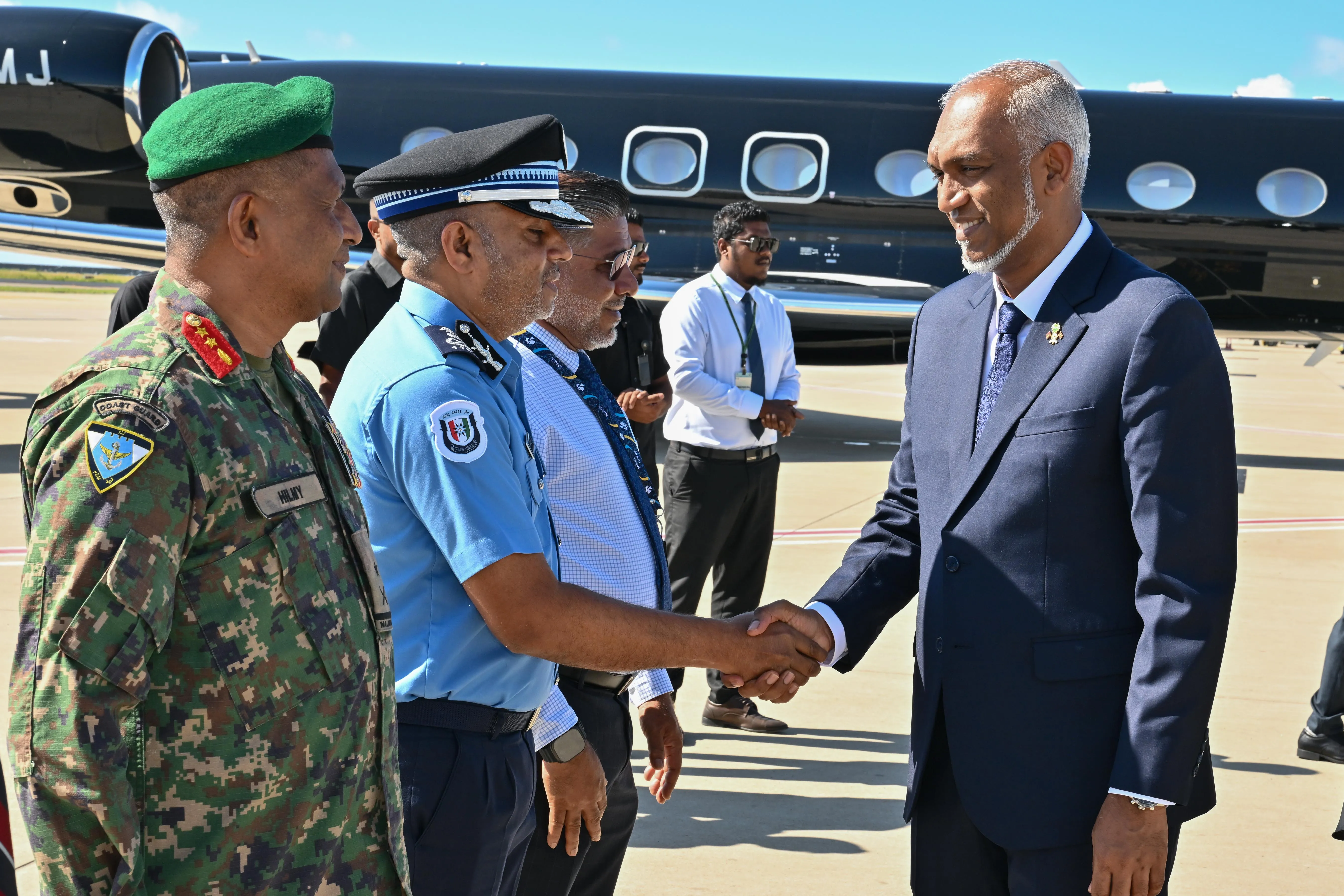 ސިންގަޕޫރު ދަތުރުފުޅު ނިންމަވާލައްވާފައި ރައީސް މާލެވަޑައިގެންފި
