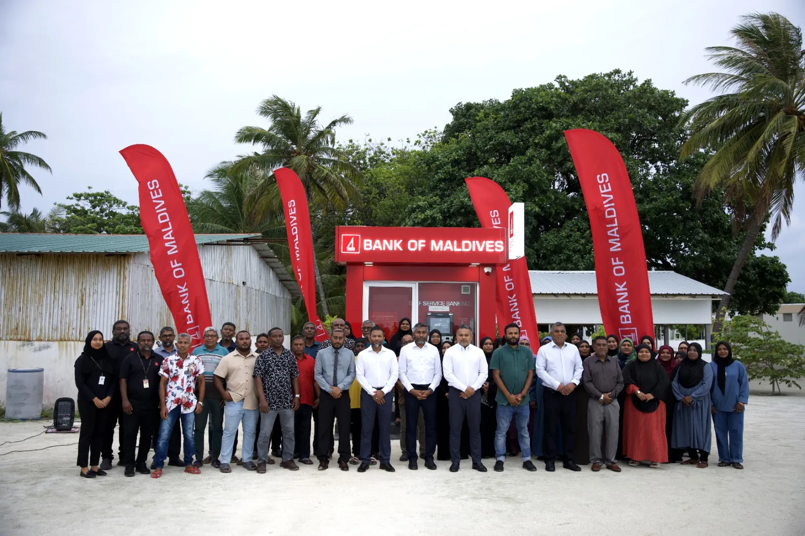 މާލެއިން އުތުރުގެ ހުރިހާ ރަށެއްގައި އޭޓީއެމްގެ ޚިދުމަތް ފަށައިފި