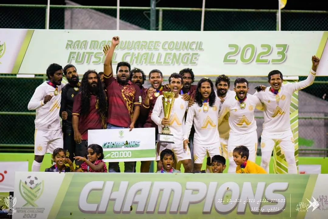 ޕެނަލްޓީގައި ޕެންތާސް ބަލިކޮށް ސްޕާޓަންސް ޗެންޕިއަންކަން ހޯދައިފި!