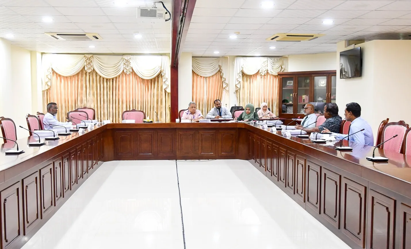 މިއަދުގެ މާލިއްޔަތު ކޮމިޓީގެ ބައްދަލުވުމުގެ ތެރެއިން... ފޮޓޯ: މަޖިލީހުގެ އިދާރާ