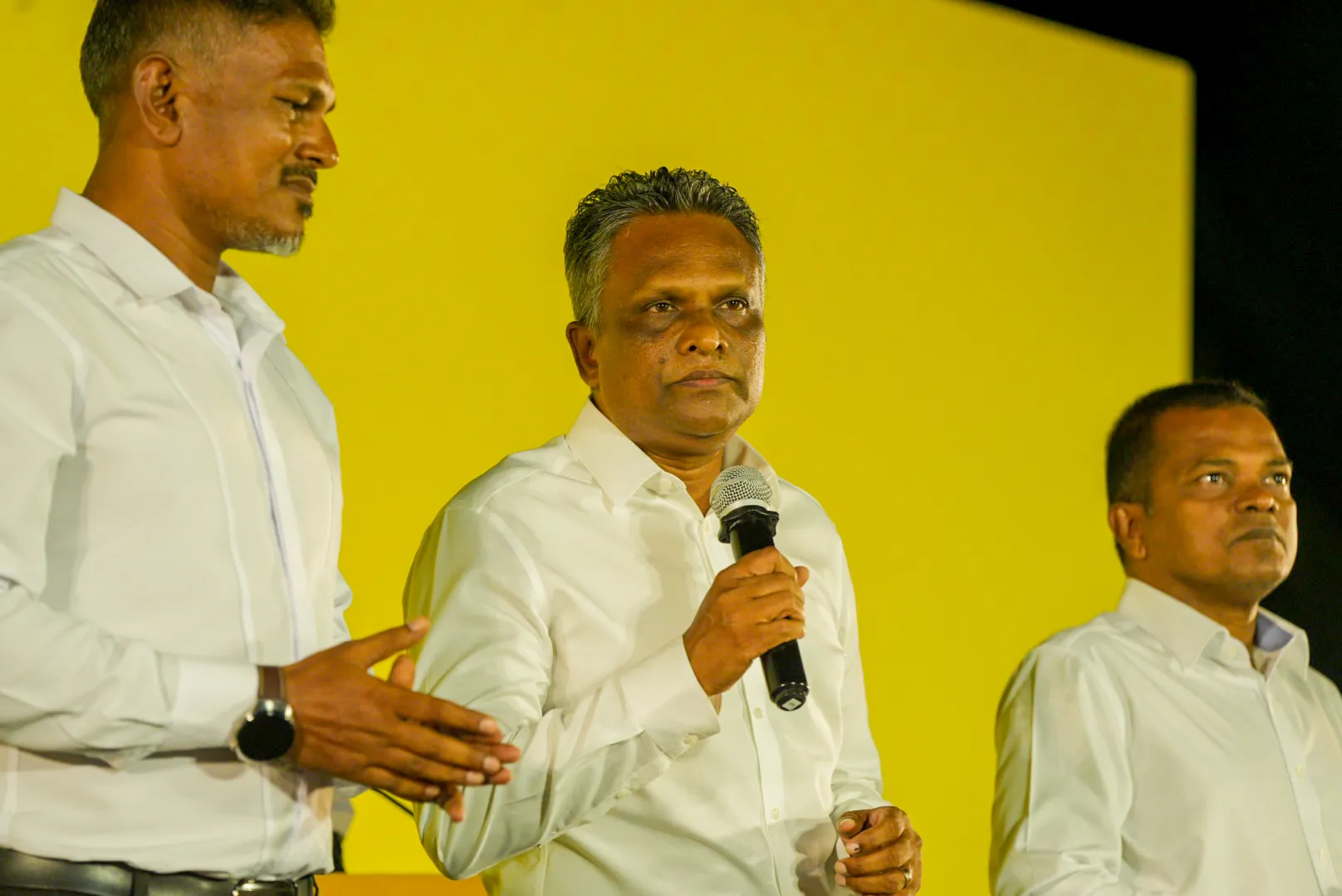 އާދަމް އާޒިމް މިރޭގެ ޖަލްސާގައި ވާހަކަދައްކަވަނީ... ފޮޓޯ: ވޮއިސް