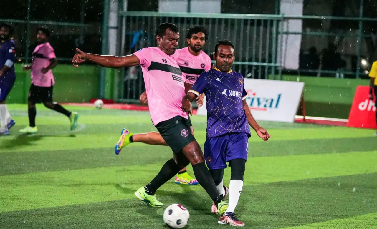 ރިޕަރސް ރީ-ޔުނައިޓެޑާއި އެފްސީ ބެކްޓޫބެކް ވާދަކުރި މެޗުގެ ތެރެއިން.. ފޮޓޯ: ވޮއިސް ސްޕޯޓްސް