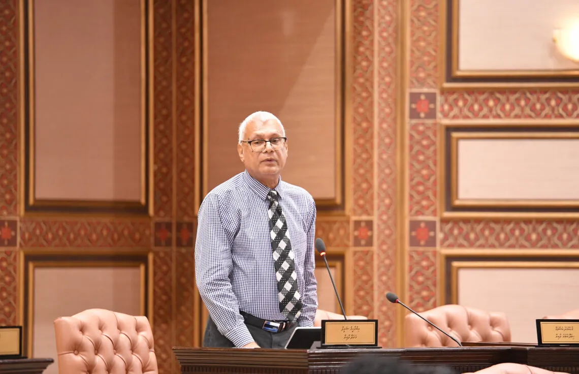 ބައެއް ވަޒީރުންނަށް ރުހުން ނުދޭން ނިންމީ ޕްރޮޖެކްޓް ތަކަށާ، ބޭރުގެ އެހީއަށް ހުރަސް އެޅުމަށް: ޝަރީފް