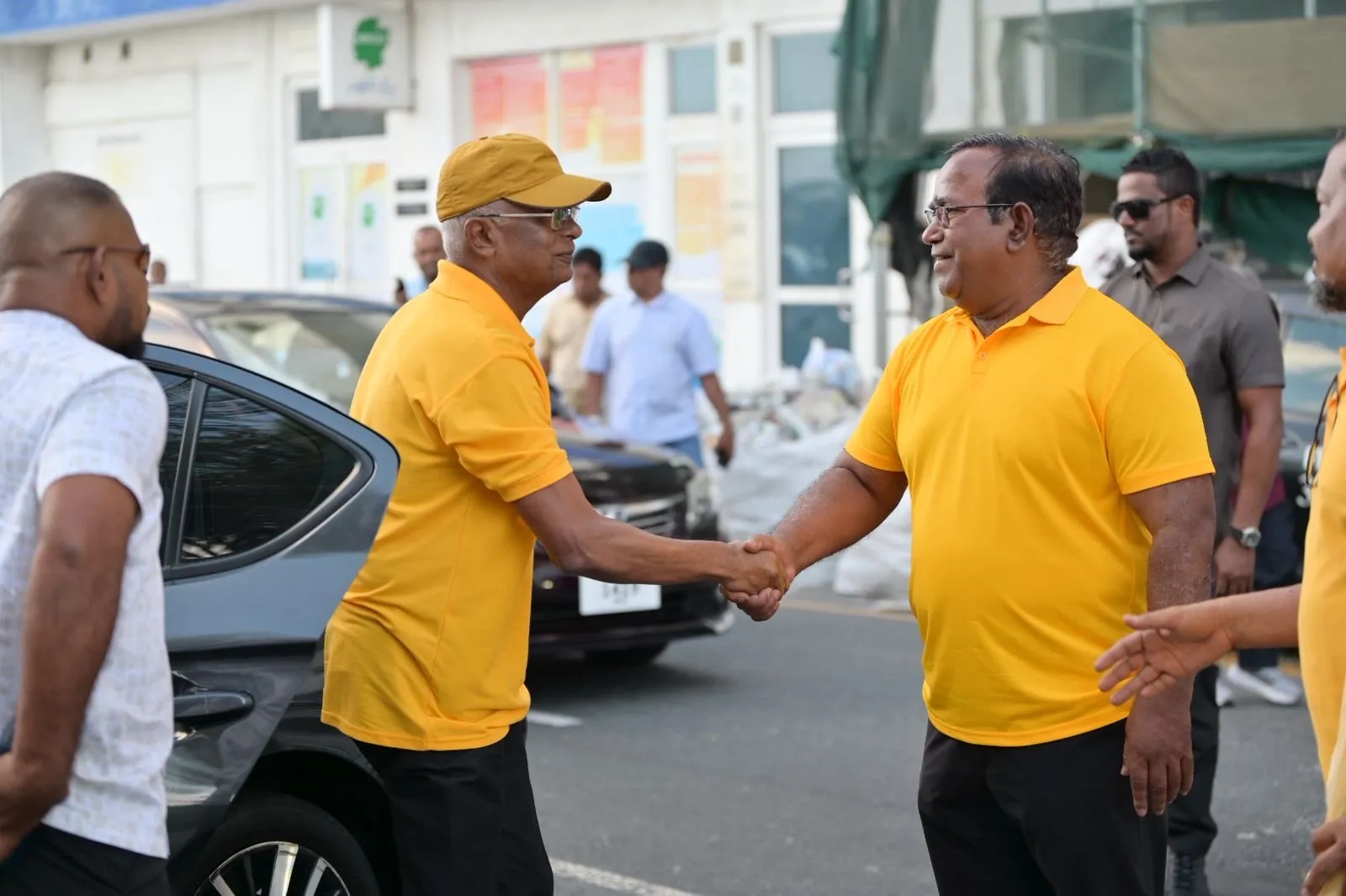 އެމްޑީޕީގެ ވަގުތީ ޗެއާޕާސަން އަބްދުލްޣަފޫރު މޫސާ، ރައީސް ސޯލިހާއެކު -