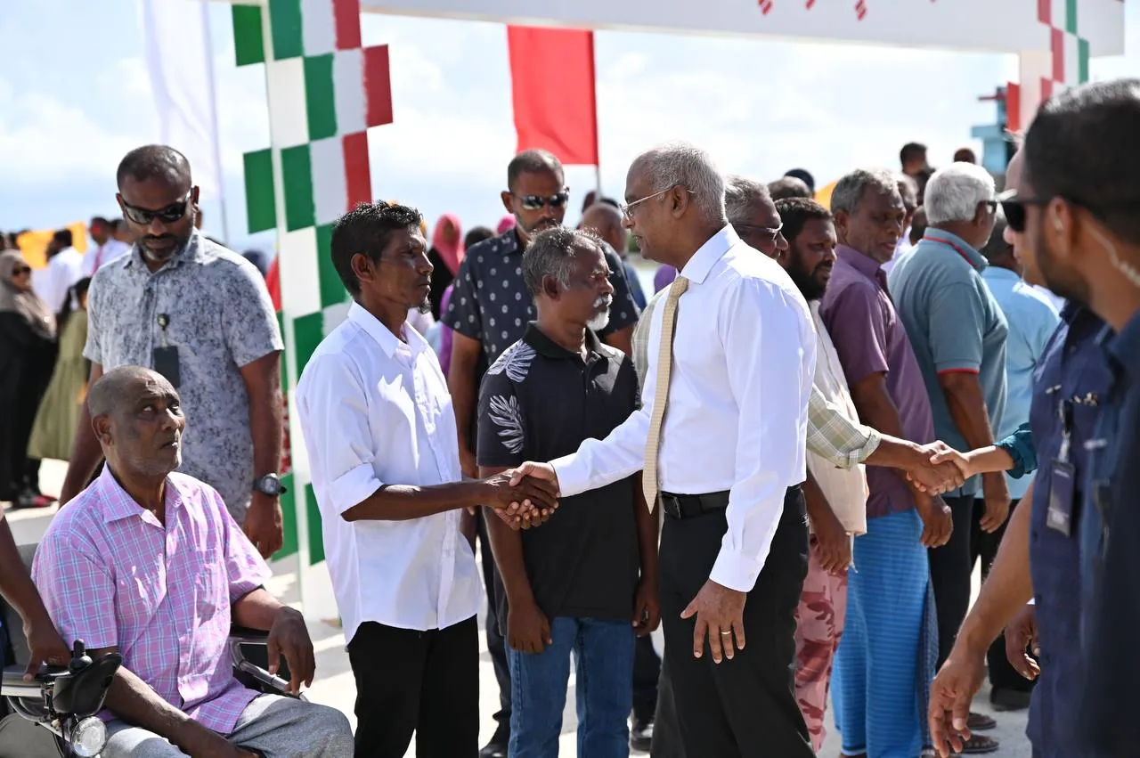 ރައީސުލްޖުމްހޫރިއްޔާގެ ދެކަނބަލުން، ފ. އަތޮޅަށް ކުރެއްވި ރަސްމީ ދަތުރުފުޅު ނިންމަވާލައްވައިފި
