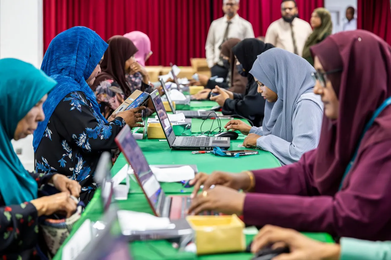 ސައުދީން ހަދިޔާ ކުރި ކަދުރު ބެހުން-- ފޮޓޯ: އިސްލާމީ ކަންތައްތަކާއި ބެހޭ ވުޒާރާ