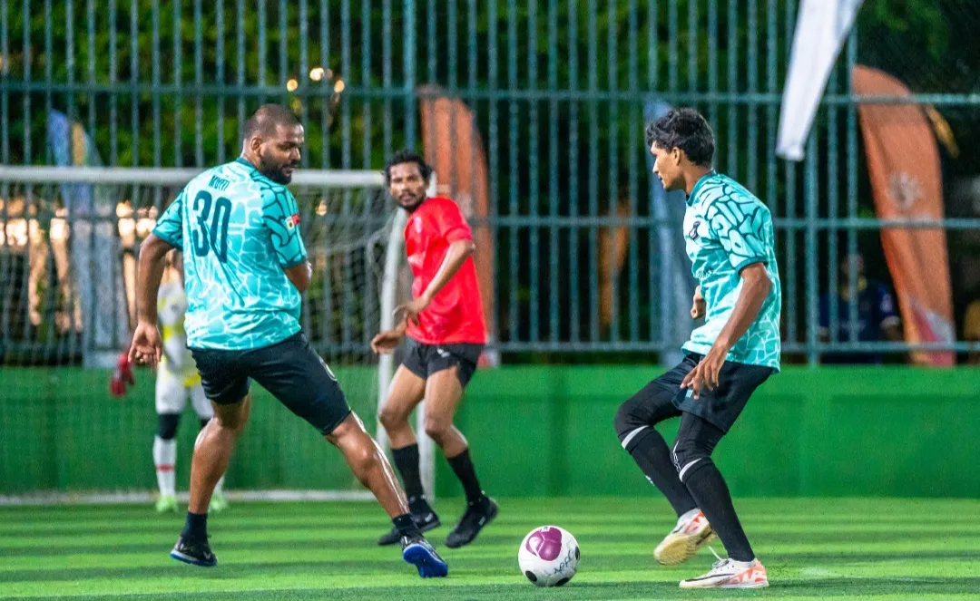 ފަހަތުން އަރައި ރެޑްވިންގްސް ކަޓުވާލުމަށްފަހު އިންކޮގްނިޓޯ ސެމީ ފައިނަލަށް