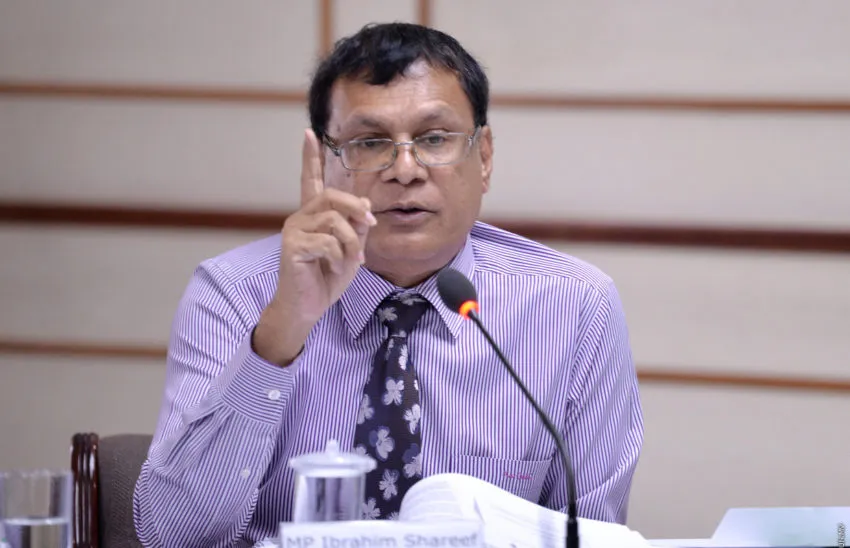 އެމްޑީޕީ ސަލާމަތް ކުރުމަށް ފުރަތަމަ ކަމަކަށް މަޖިލީހުގެ ރިޔާސަތު ބަދަލުކުރަން ޖެހޭ: ޝަރީފު