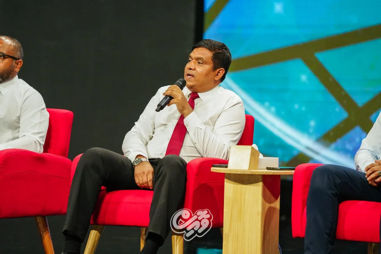ދަތުރުފަތުރާއި މަދަނީ އުދުހުންތަކާ ބެހޭ ވަޒީރު މުޙައްމަދު އަމީން-- ފޮޓޯ: ވޮއިސް