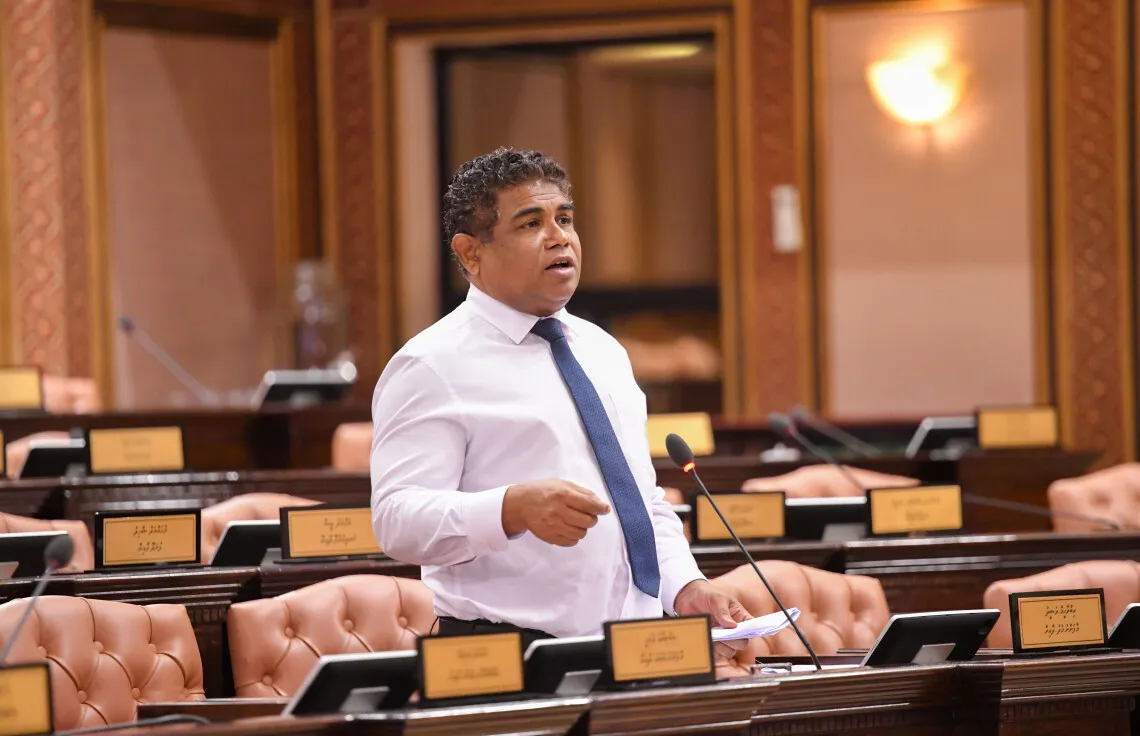 އިބްރާހިމް ރަޝީދު ރައްޔިތުންނަށް: 20 ވަނަ މަޖިލީހަށް ހޮވީ ވެލްފެއަރ އޮފިސަރުންތަކެއް، ގާނޫނު ހަދާނެ މީހެއް ނުހޮވި
