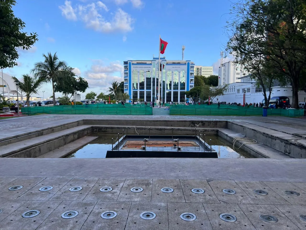 ޖުމްހޫރީ މައިދާނުގައި ހުރި ފެން އަރުވާ ވަޑާން