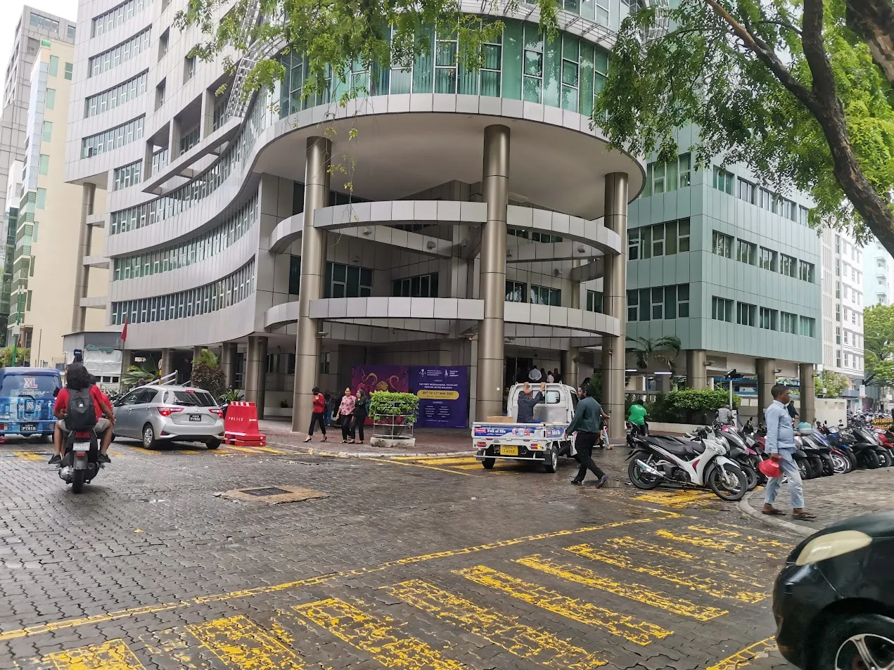 ސަރުކާރު މުވައްޒަފުންނާއި ކުންފުނިތަކުގެ މުވައްޒަފުންގެ ޕެންޝަން ފައިސާ ޖަމާނުކުރާ މައްސަލަ ބޮޑުވެއްޖެ