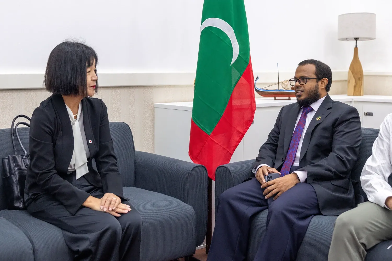މިނިސްޓަރ ޢަލީ ޝަރީފް، ޖަޕާނު ސަފީރާއި ބައްދަލުކުރައްވައިފި
