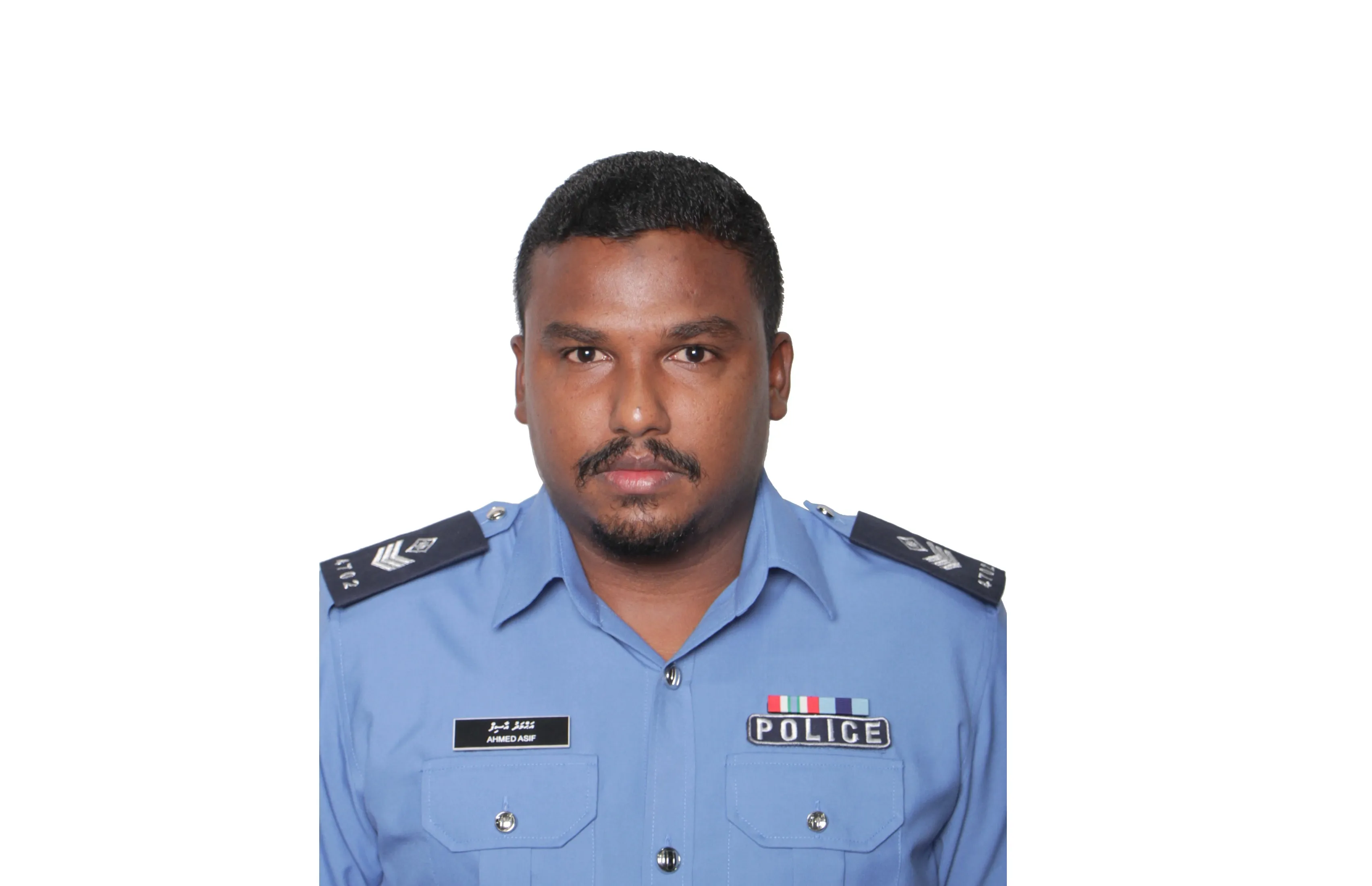 ޑްރަގް އޮޕަރޭޝަނެއްގައި ހަރަކާތްތެރިވަމުން ދިޔަ ފުލުހަކު މަރުވެފައި އޮއްވައި ފެނިއްޖެ
