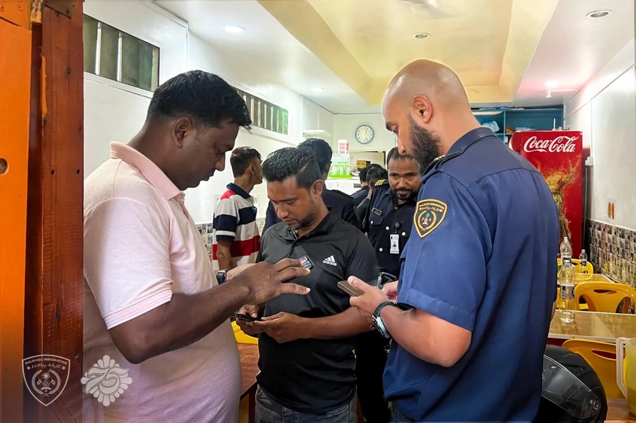 ޤަވާއިދާ ޚިލާފަށް އުޅެމުންދިޔަ 5 ބިދޭސީއެއް އިމިގްރޭޝަންގެ ބެލުމުގެ ދަށަށް