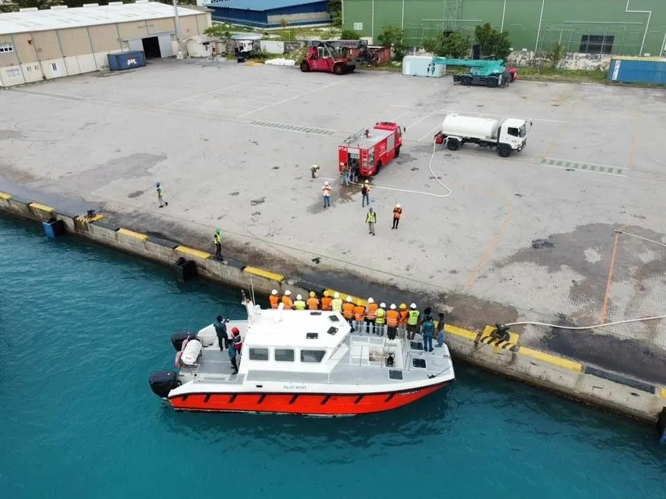 ބަންކަރިން ޚިދުމަތް ދޭން ގެނައި ބައެއް އުޅަނދުތައް:  ފޮޓޯ/ އެމްޕީއެލްގެ ސީއީއޯ