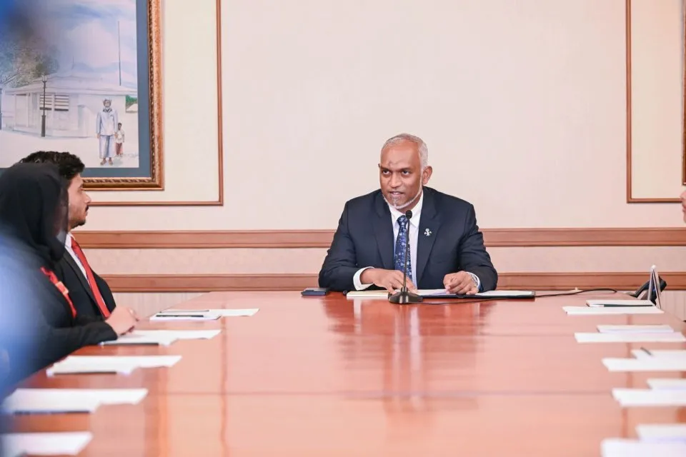 ރައީސް ޑރ މުހައްމަދު މުޢިއްޒު: ފޮޓޯ/ ރައީސް އޮފީސް