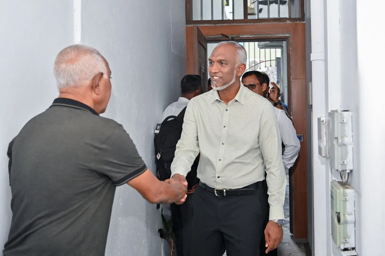 ރައީސް މުޢިއްޒު މައްޗަންގޮޅި މެދު ދާއިރާގެ ދޮރުން ދޮރަށް!