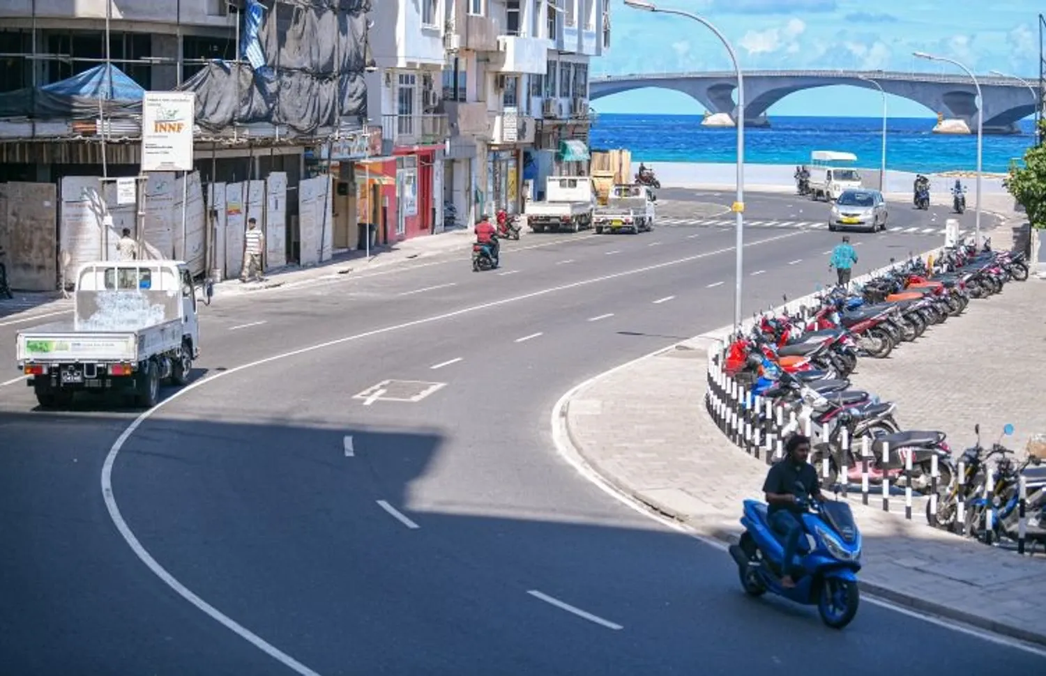 ހުކުރު ދުވަހު ހަވީރު މާލޭގައި ވެހިކަލް ދުއްވުން މަނާކޮށްފި