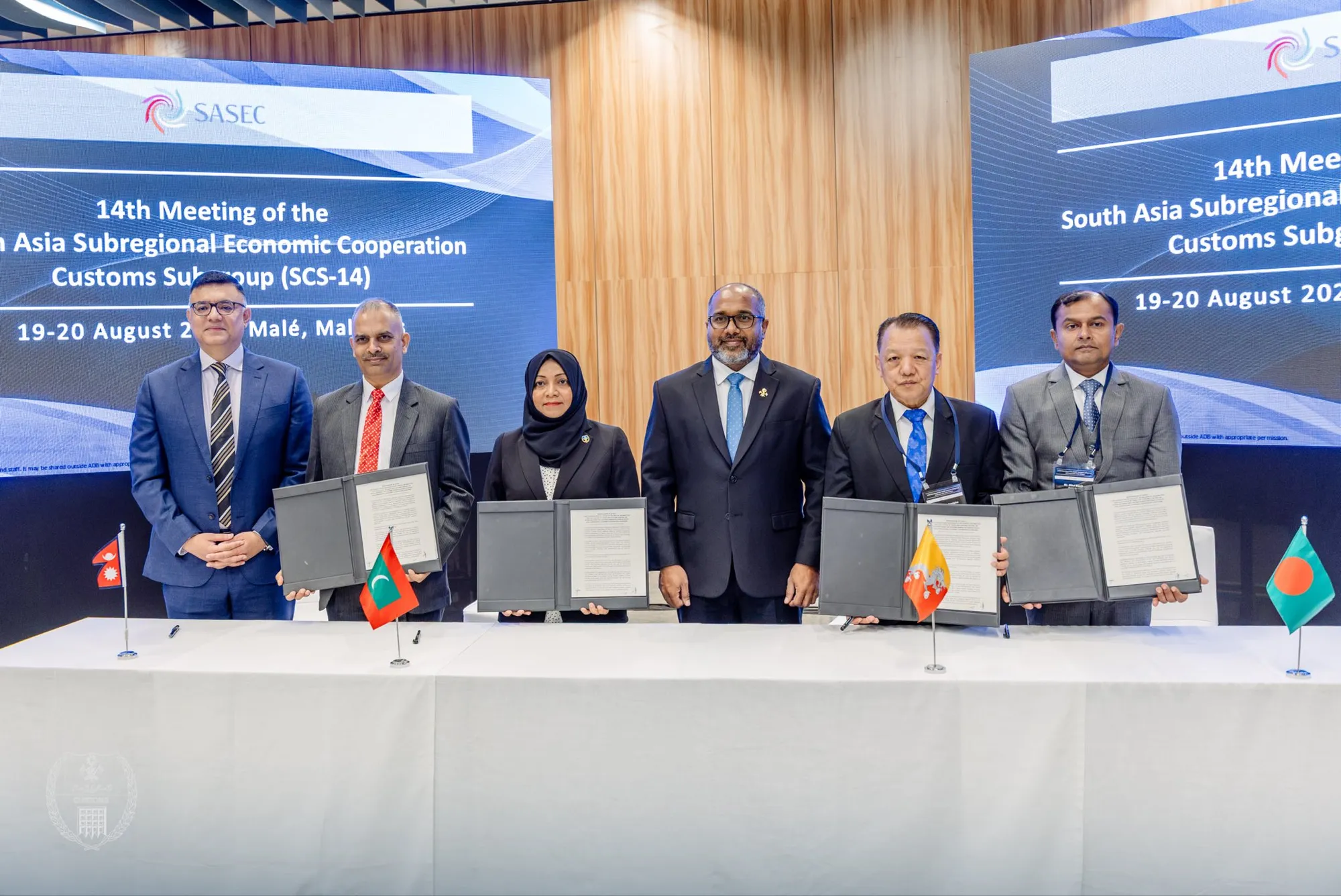 ރާއްޖެ ހިމެނޭހެން ހަތަރު ގައުމަކުން ބޯޑަރު ހުރަސްކޮށް ކުރާ ވިޔަފާރި އަވަސްކުރުމަށް އެއްބަސްވުމެއްގައި ސޮއިކޮށްފި
