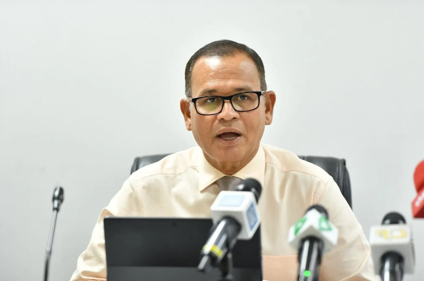 ސިޓީތަކާއި އިދާރީ ދާއިރާތައް ހިންގުމާއި، އާންމު މަސައްކަތްތަކާ ބެހޭ ވުޒާރާއިން މިއަދު ބޭއްވުނު ނޫސްވެރިންގެ ބައްދަލުވުން - ފޮޓޯ/ ވަގުތު
