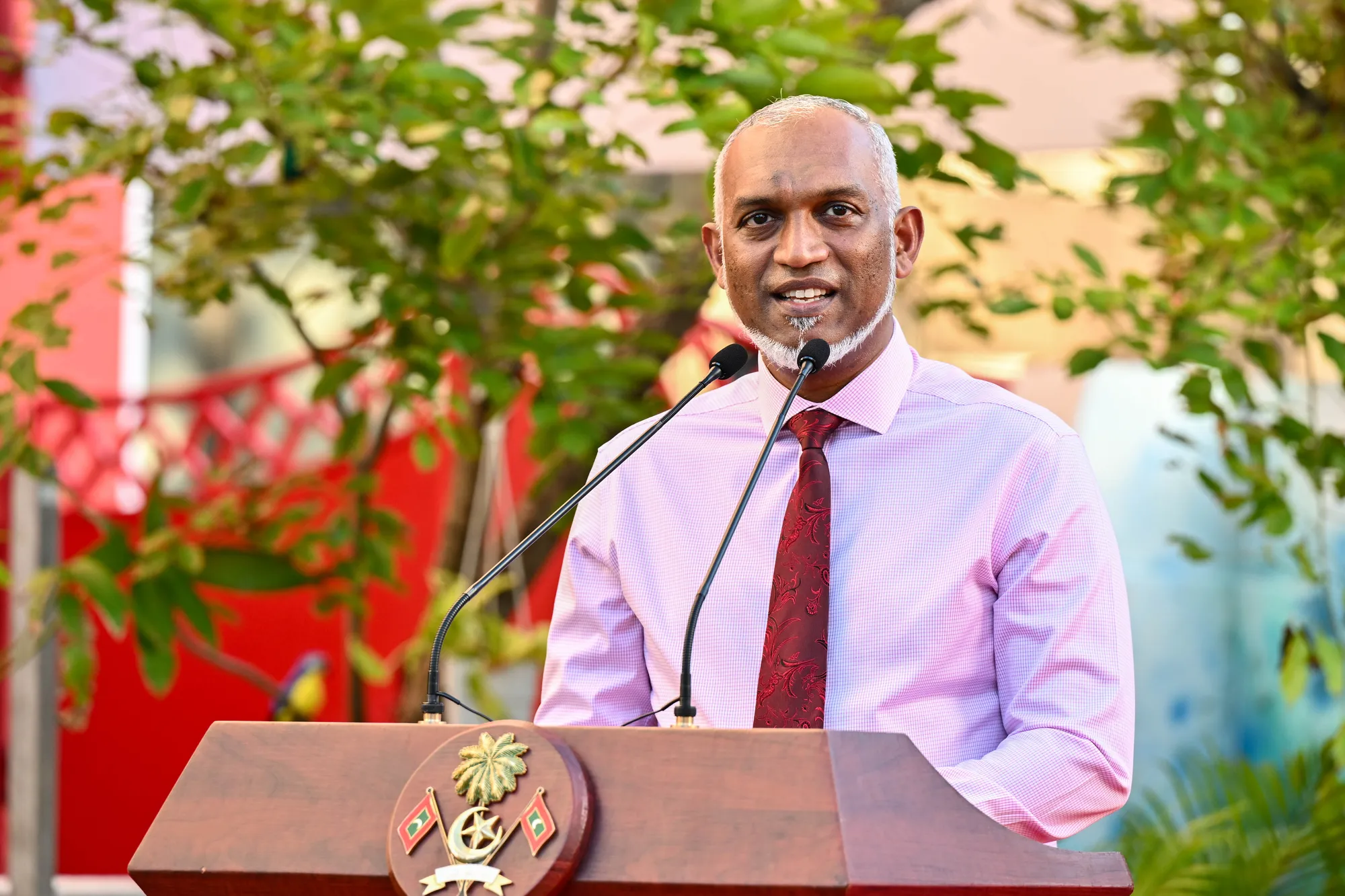 މާފަންނު މަދަރުސާއަށް 40 އަހަރު ފުރުމުގެ މުނާސަބަތުގައި ބޭއްވި ހަފްލާގައި ރައީސް ވާހަކަފުޅު ދައްކަވަނީ.. ފޮޓޯ: ރައީސް އޮފީސް