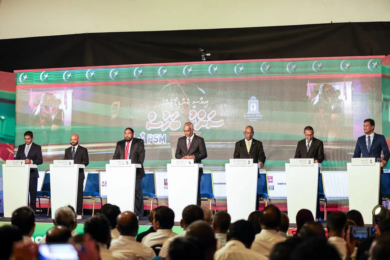 ރައްޔިތުން އަތުން އިތުރު ޓެކުހެއް ނުނަގަން 8 ކެންޑިޑޭޓުން އެއްބަސް!