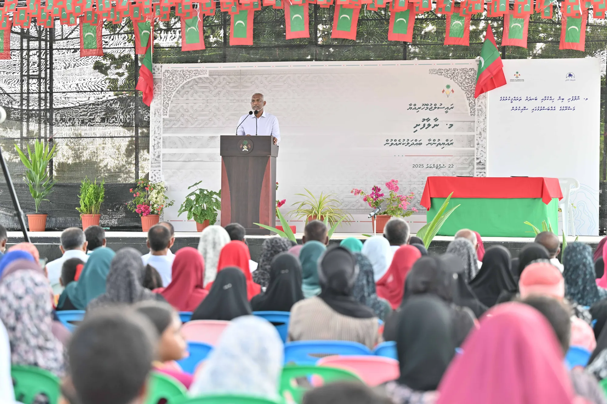 ނާލާފުއްޓަށް ރައީސްގެ ވައުދު: ރަށުގެ ސައިޒަށް ވުރެ އިތުރަށް 15 ހެކްޓަރު ހިއްކައިދޭނަން