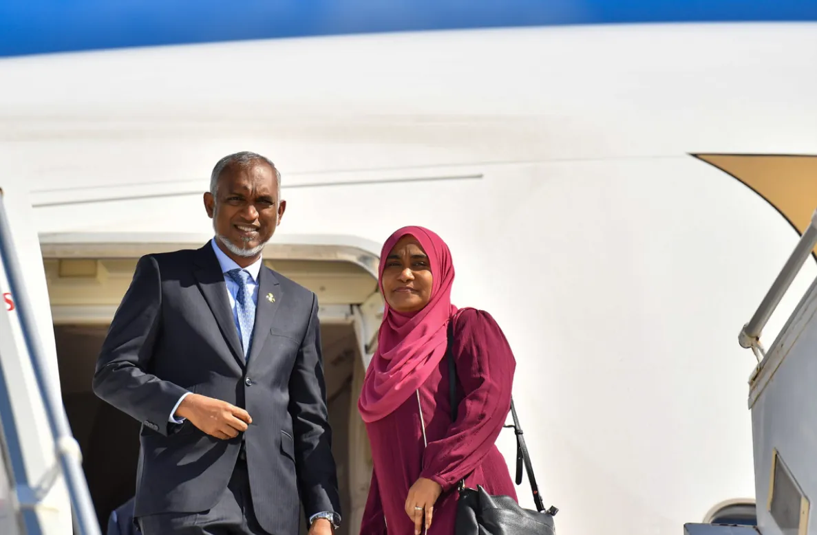 ނުރަސްމީ ދަތުރުފުޅަށްފަހު ރައީސްގެ ދެ ކަނބަލުން އެނބުރި މާލެ ވަޑައިގެންފި