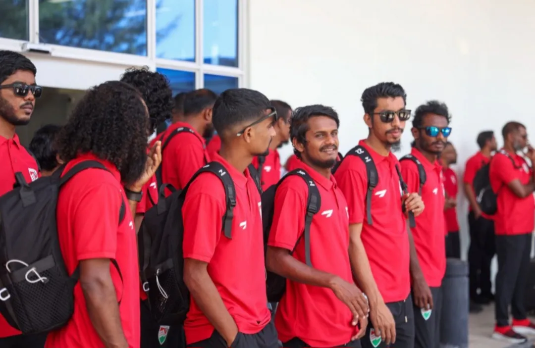 އެކުވެރިކަމުގެ މެޗެއް ކުޅުމަށް ޤައުމީ ފުޓްބޯޅަ ޓީމު ސިންގަޕޫރަށް ފުރައިފި!
