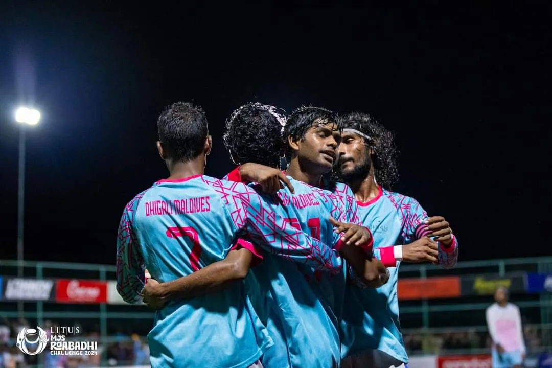 ދިގަލި މޯލްޑިވްސްގެ ކުޅުންތެރިން ލަނޑުޖެހުމަށް ފަހު އުފާފާޅުކުރަނީ