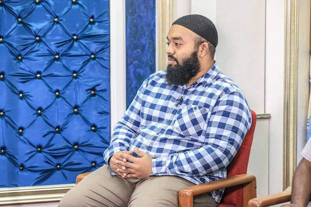 ކޯހުގައި ކިޔަވައިދެއްވާ ޝެއިޚް ޠާހާ