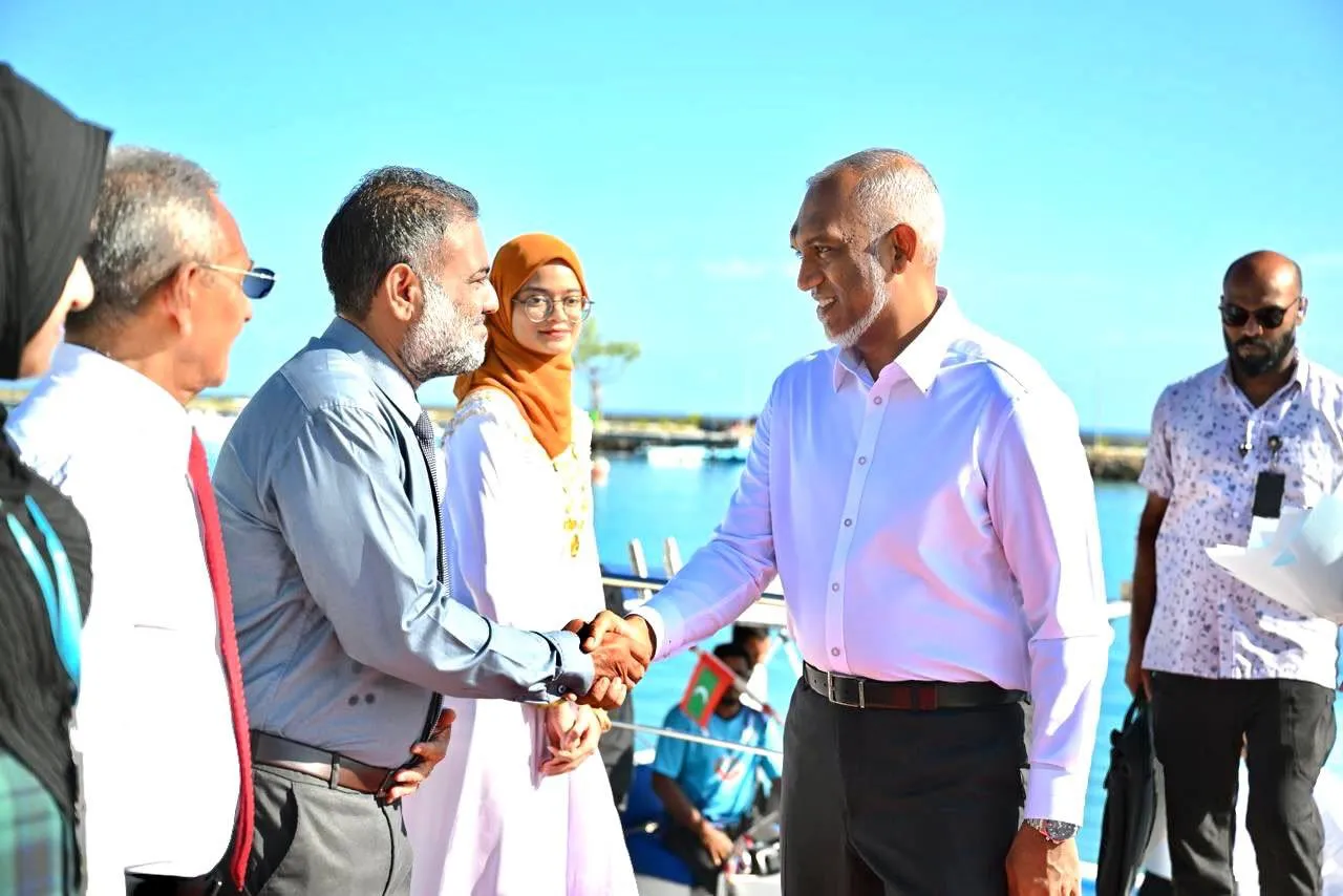 ރައީސް ޑރ.މުޢިއްޒު ތޮއްޑޫއަށް ވަޑައިގެންފި