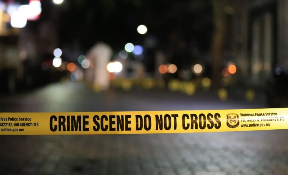 ކޯޓަށް ހާޒިރުކުރަން އުޅުނު މީހަކަށް އަނިޔާވި މައްސަލައެެއް ބަލަނީ