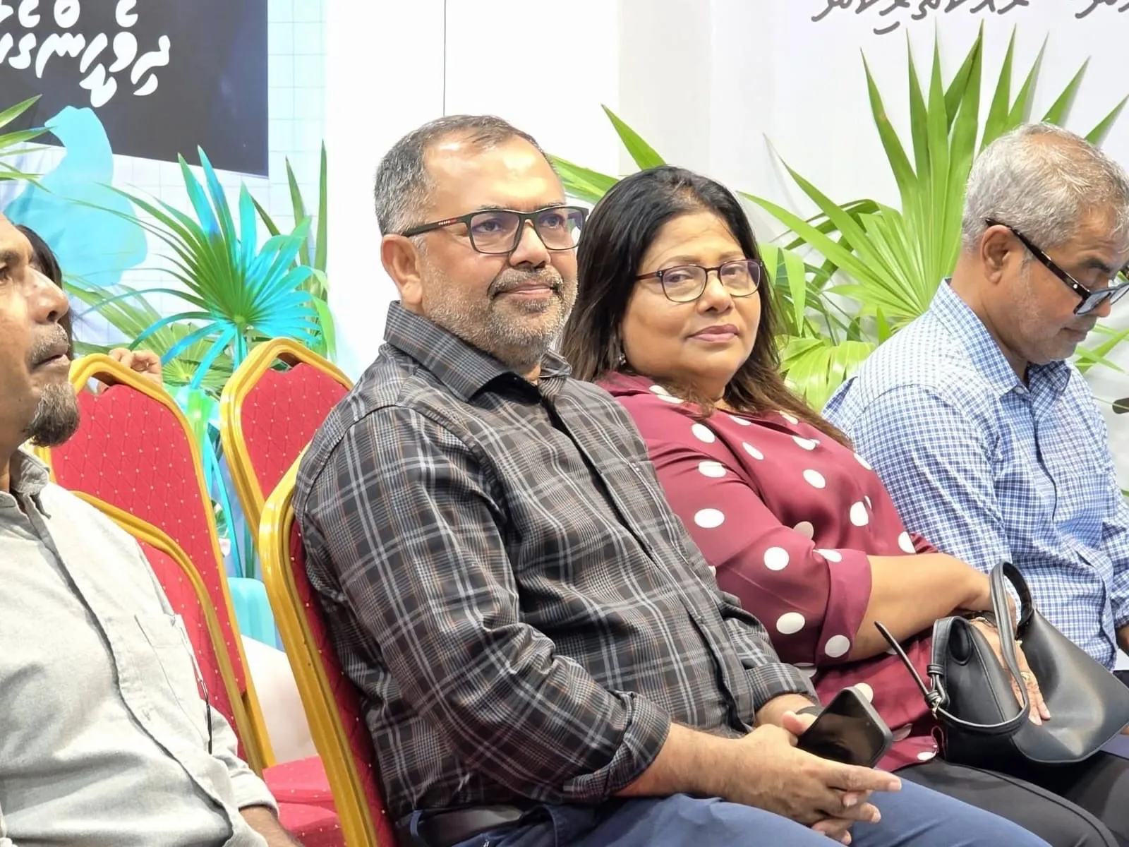 މި ހުރީ ޕީއެންސީގައި، ރައީސް މުޢިއްޒާއެކު ގަދަކޮށް: ޒަމީރު