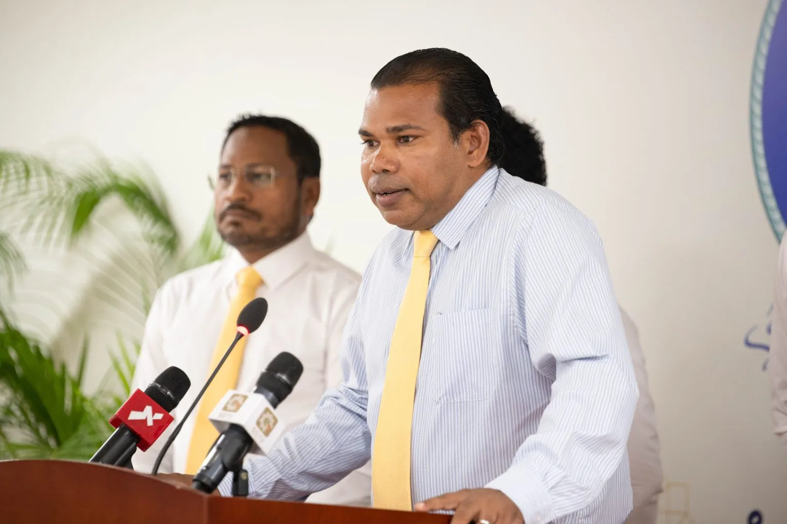 މަސްވެރިންގެ ހައްގުގައި ކުއްލި މައްސަލަ ހުށަހަޅުއްވާނެ ކަމަށް ވިދާޅުވި އެމްޑީޕީ މެންބަރު މަޖިލީހަށް ވަޑައިނުގެންނެވި!