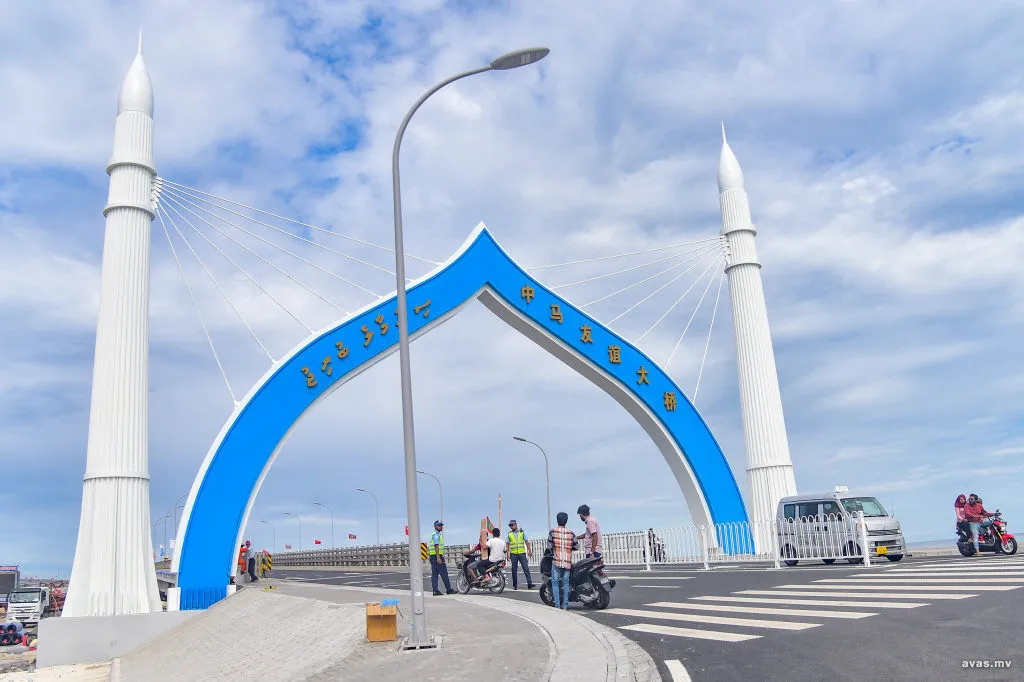 އަޅުގަނޑުމެން، ސިނަމާލެ ބްރިޖު ބޭނުންކުރާ މީހުން އަތުން ފީ ނަގާނެ ކަމަށްބުނެ ފަތުރަނީ ދޮގު ވާހަކައެއް: މުޢިއްޒު