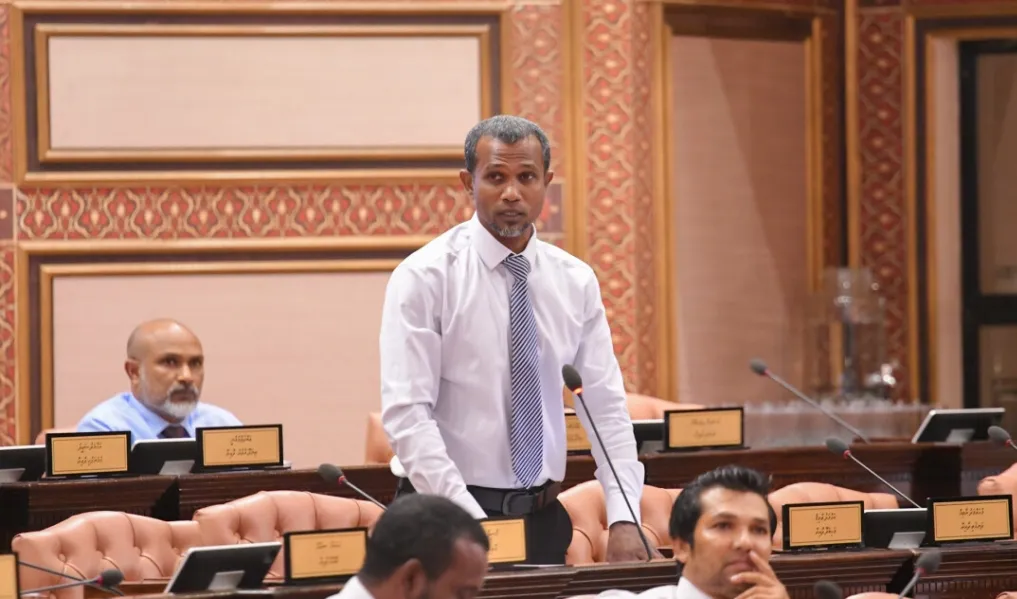 މަސްވެރިކަމުގެ ދާއިރާ "ފުނޑިގެން" ދިޔައީ މަސްވެރި ޒުވާނުން ސިޔާސީ ބޭނުމަށް ފެނަކައަށް ގެންދިޔުމުން: ޠާރިގު