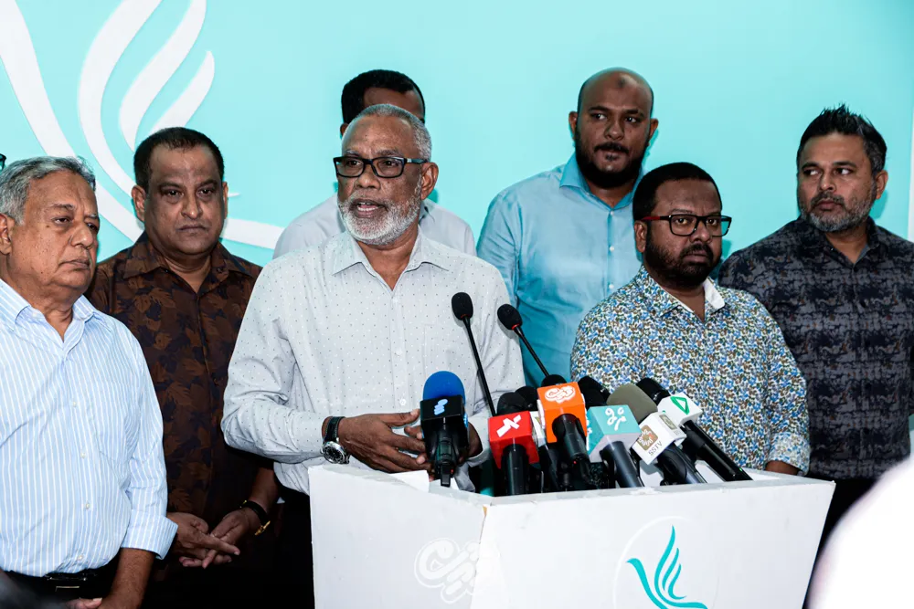 ޕީއެންސީގެ ނޫސްވެރިންގެ ބައްދަލުވުމެއްގެ ތެރެއިން--ފޮޓޯ/ވޮއިސް