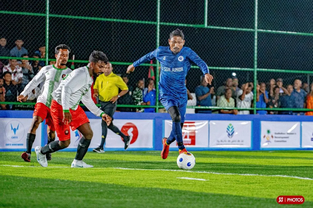 އާދަމް ލަރީފް (ރޮނާ) ގެ ހެޓްރިކާއެކު ކިޔު4 ޕޮލިސްއަށް ފަސޭހަ މޮޅެއް