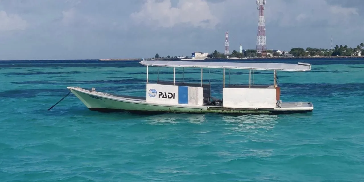 ގެއްލިގެން ހޯދަމުންދާ ދޯނި-- ފޮޓޯ: ޕޮލިސް